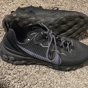 Nike Men's Black and Gray Sneakers